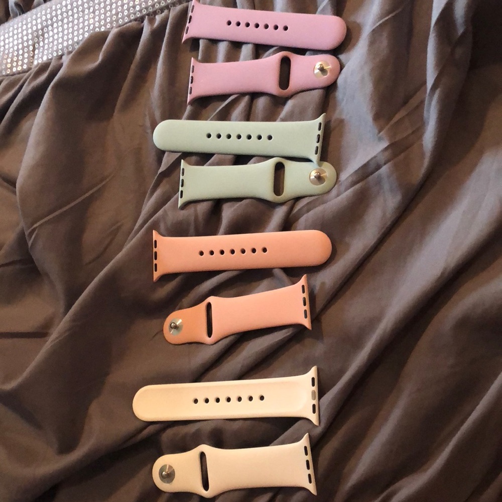 4 Different color Bands for the Apple Watch 38